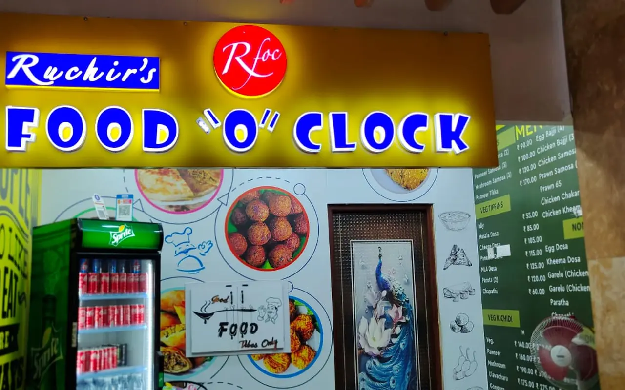 Food O Clock at PVP Square