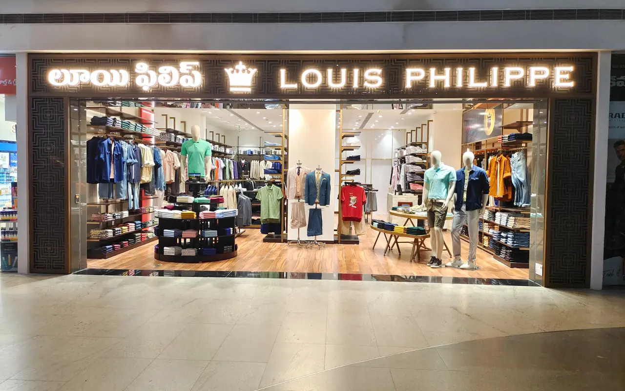 Louis Philippe at PVP Square